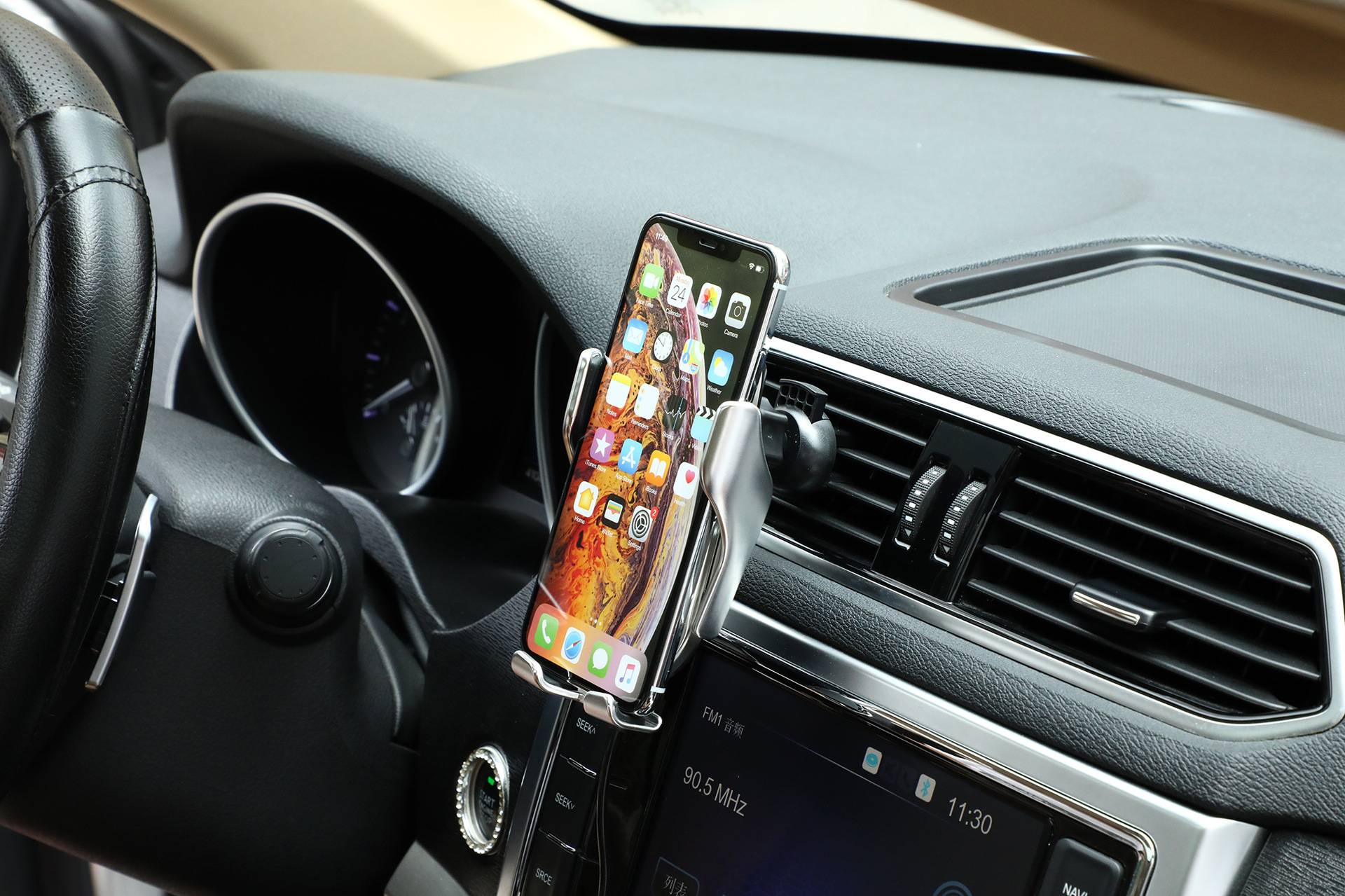 Automatic Clamping Wireless Charger Mount